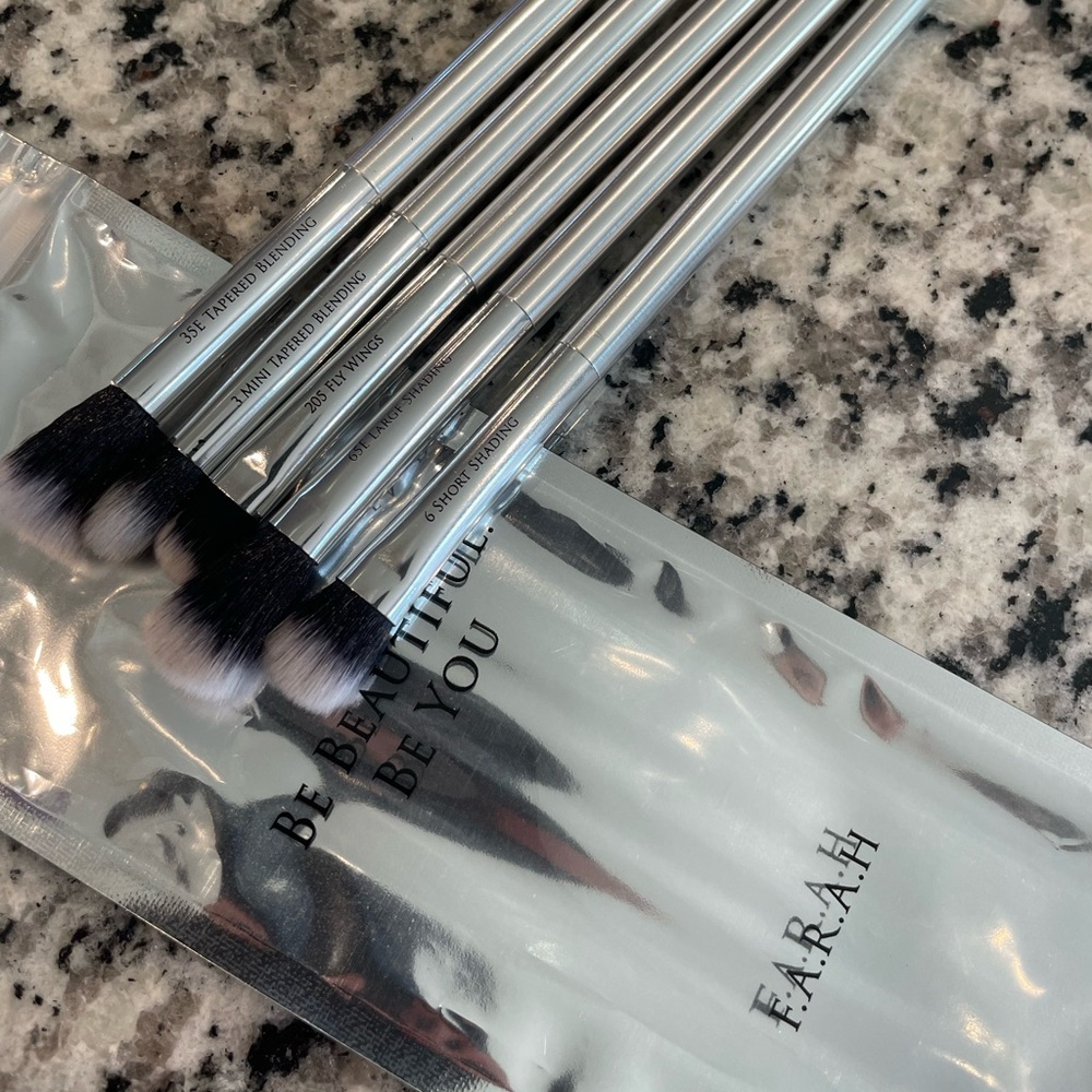 F.A.R.A.H 5 Piece Be Beautiful Be You Eye Shadow Brush Set